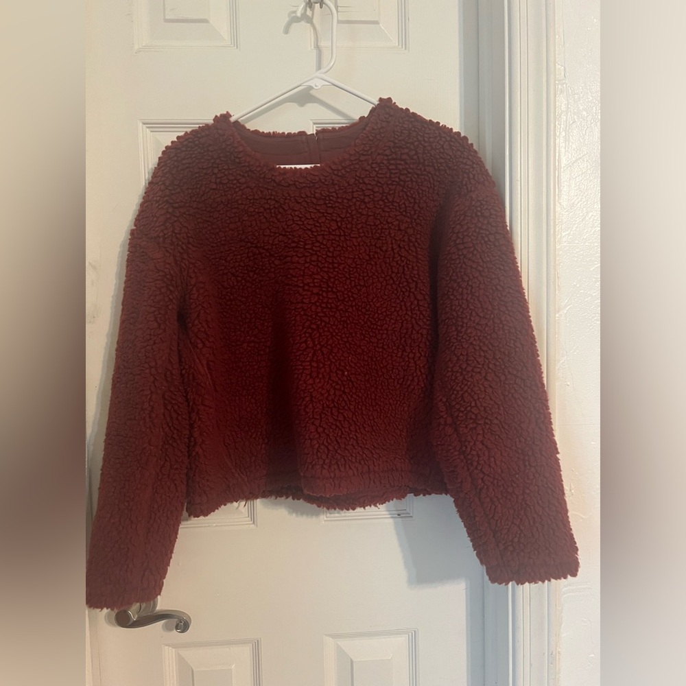 Lululemon fleece burgundy cropped